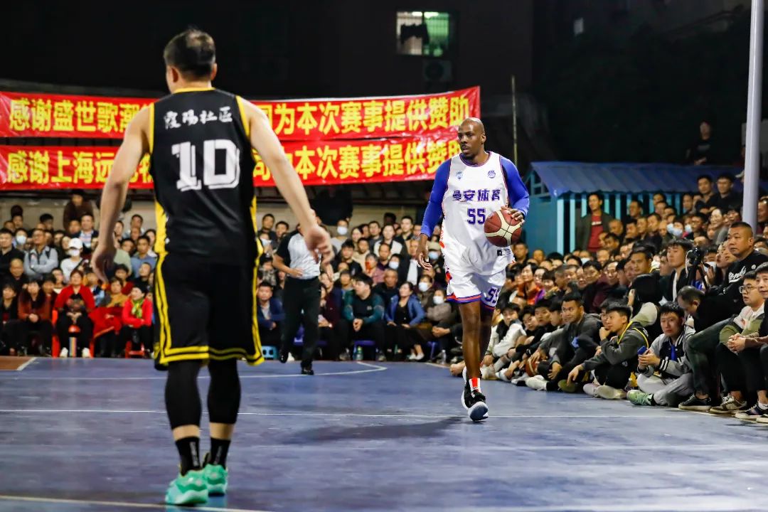 曼晚：塞门约能胜任曼联左边翼卫，在曼城能担任左右两路边锋（曼晚：塞门约可胜任曼联左翼卫，亦能在曼城担任两侧边锋）