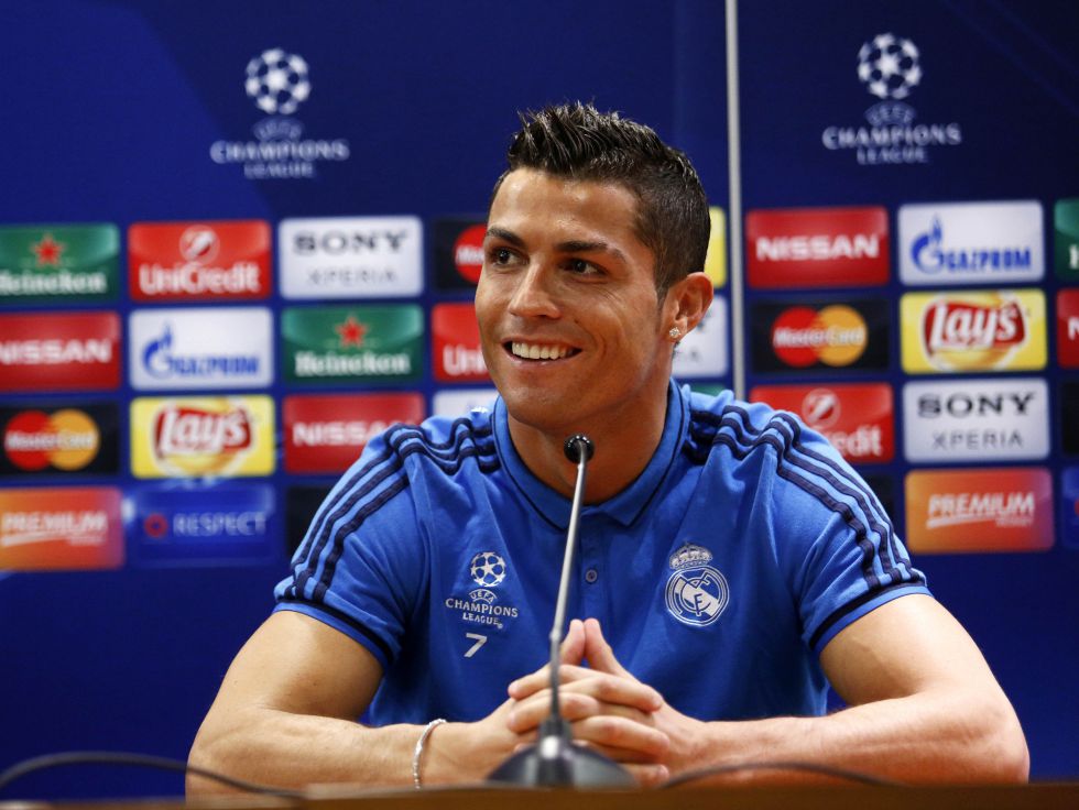 本泽马：现在的皇马队内缺少领袖；皇马永远是我的球队（本泽马：当下皇马欠缺领袖，我永远属于皇马）